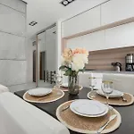 Lägenhet Elegant Slezna In With Parking By Renters