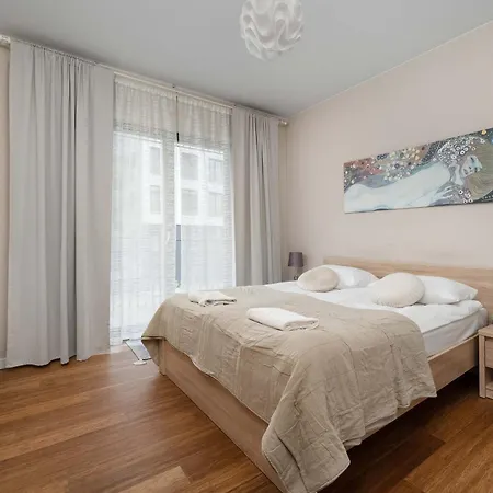 Appartement Elegant Slezna In With Parking By Renters