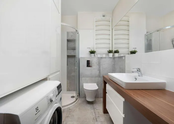 Elegant Slezna In With Parking By Renters Appartement Wrocław