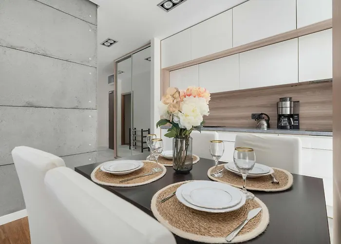 Appartement Elegant Slezna In With Parking By Renters