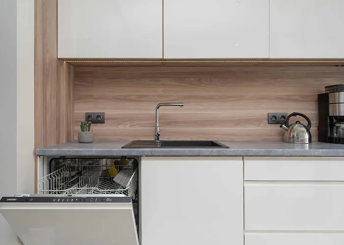 Appartement Elegant Slezna In With Parking By Renters Wrocław