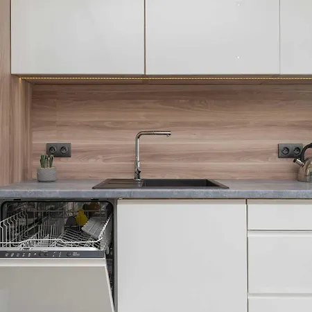 Apartamento Elegant Slezna In With Parking By Renters Breslavia