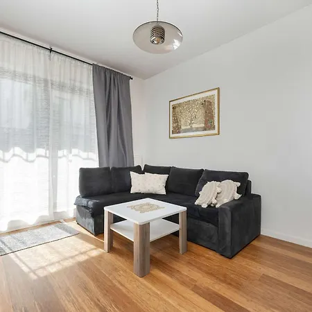 Apartamento Elegant Slezna In With Parking By Renters Breslavia
