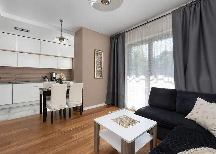 Elegant ślężna In With Parking By Renters